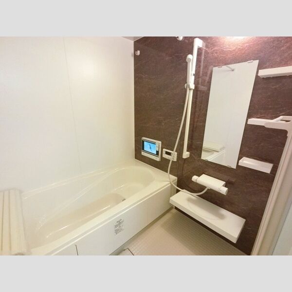 バス (TV・換気暖房乾燥機付浴室)