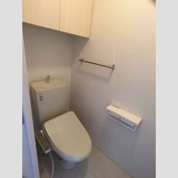 トイレ (温水洗浄暖房便座のトイレ)