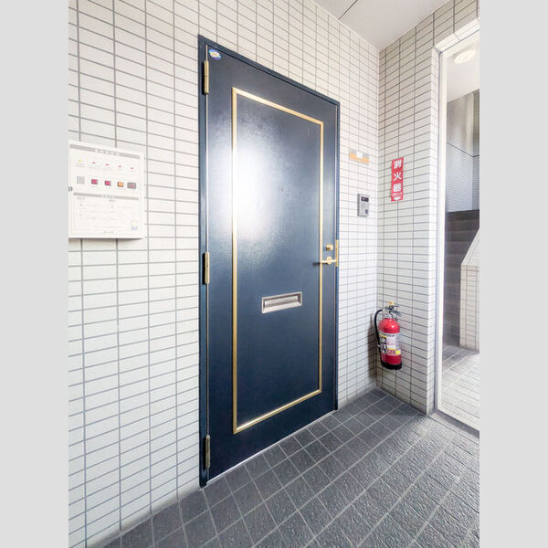 玄関 (玄関ドア)