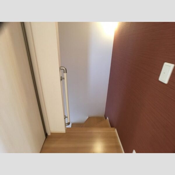 その他 (階段部のアクセントクロス)