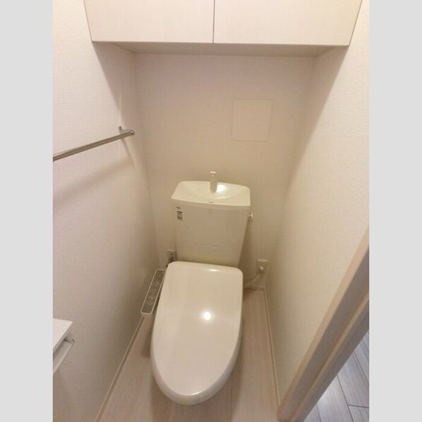 トイレ (温水洗浄暖房便座のトイレ)