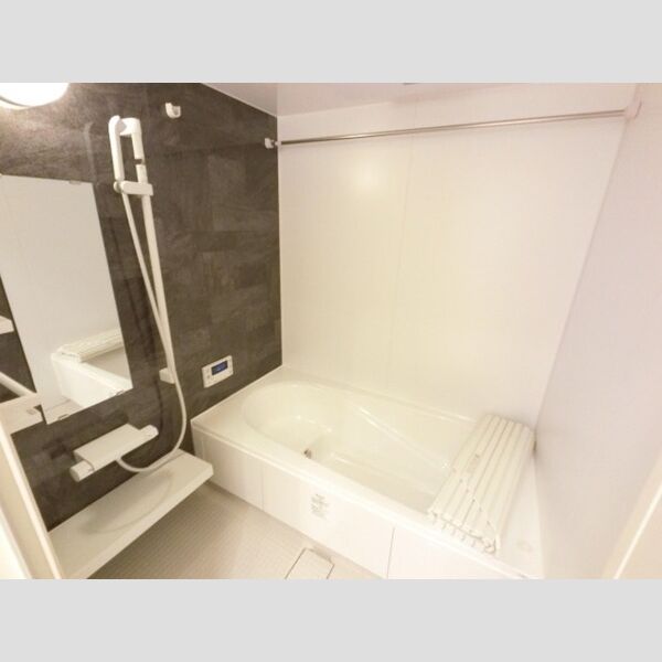 バス (換気暖房乾燥機付浴室)