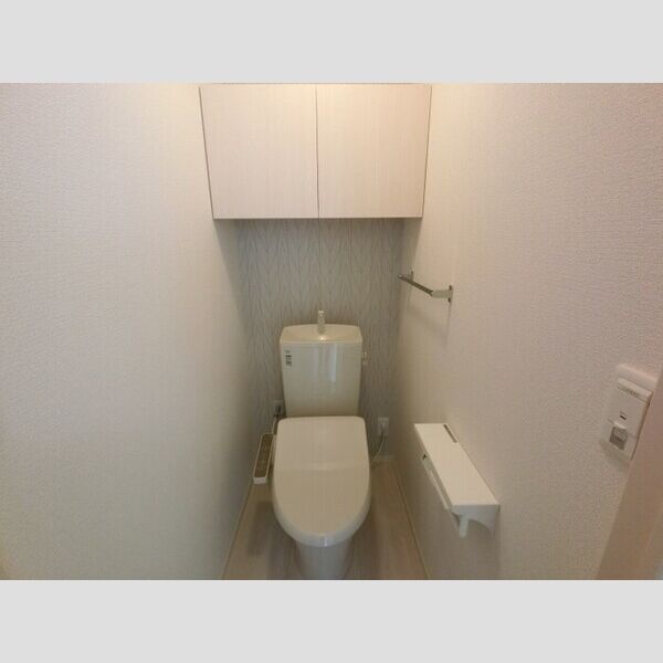 トイレ (温水洗浄暖房便座のトイレ)