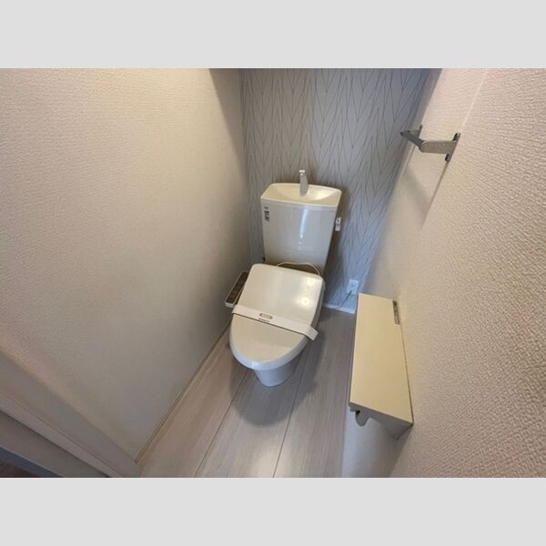 トイレ (温水洗浄暖房便座のトイレ)