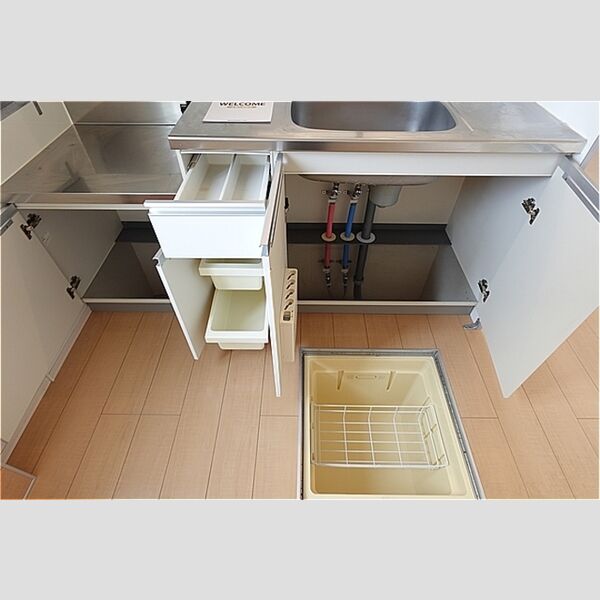 その他 (キッチン・収納スペース)