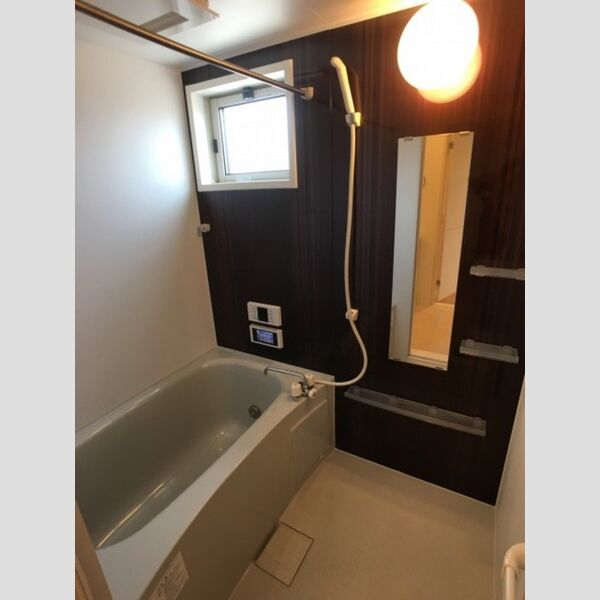 バス (TV・換気暖房乾燥機付浴室)