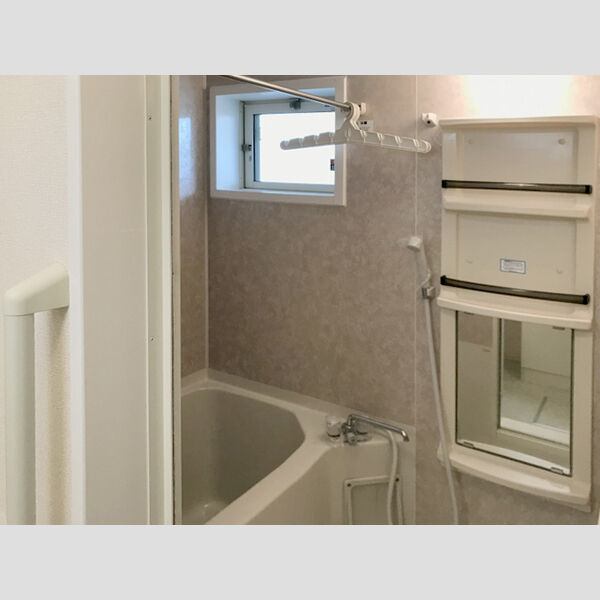 バス (換気暖房乾燥機付浴室)