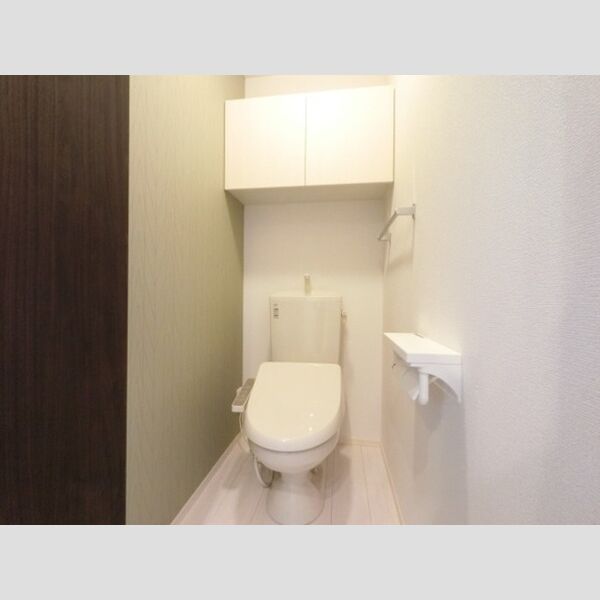 トイレ (温水洗浄暖房便座のトイレ)