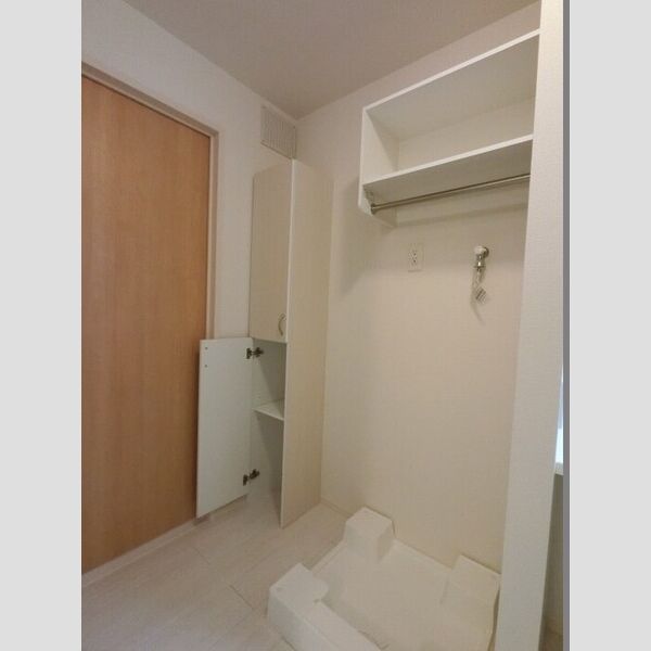 その他 (洗濯機置き場)