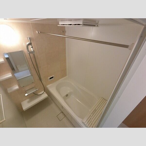 バス (換気暖房乾燥機付浴室)