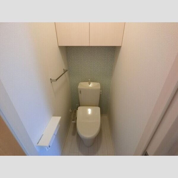 トイレ (温水洗浄暖房便座のトイレ)