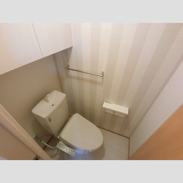 トイレ (温水洗浄暖房便座のトイレ)