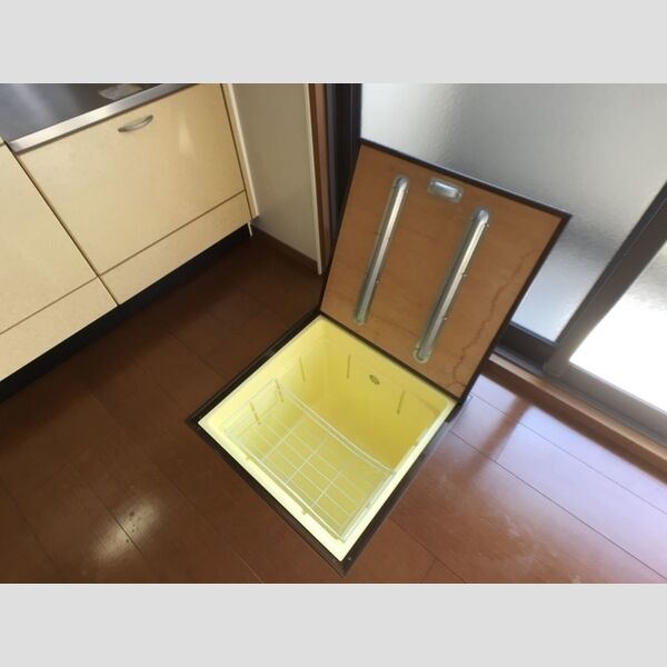 その他 (床下収納)