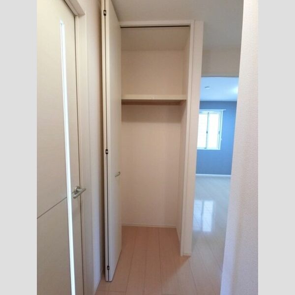 その他 (廊下 収納物入付き)