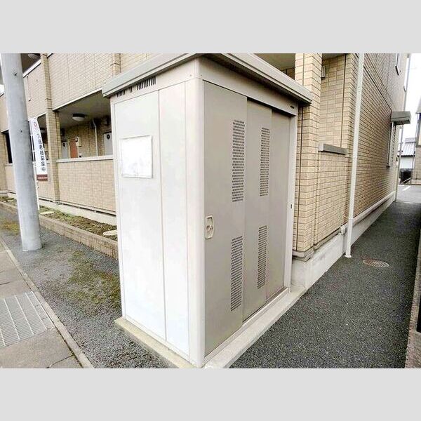 現地周辺 (ゴミステーション)