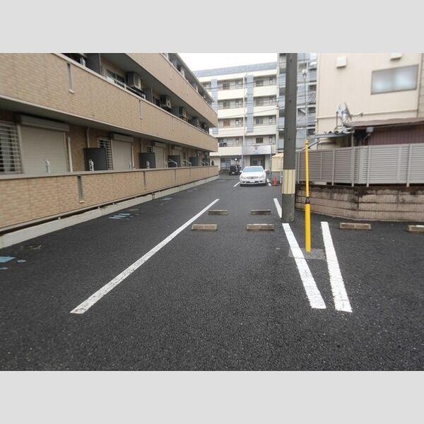 駐車場 (駐車場)