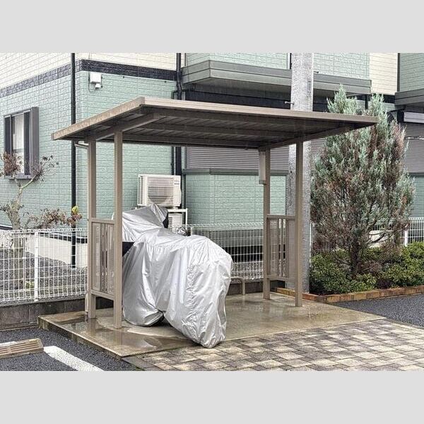 現地周辺 (駐輪場)