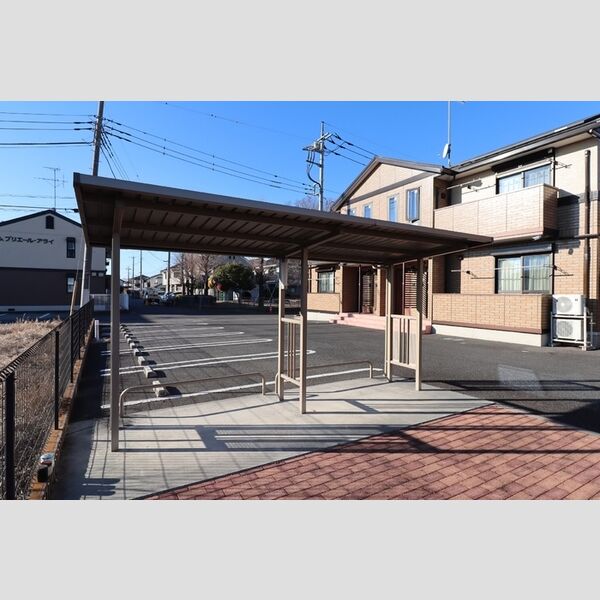 現地周辺 (駐輪場)