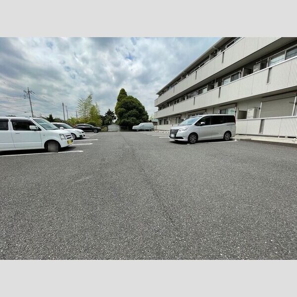 駐車場 (駐車場)