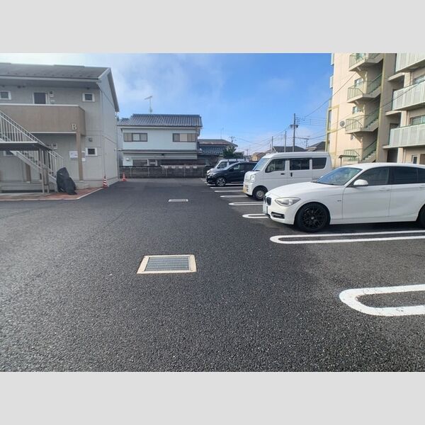 駐車場 (駐車場)
