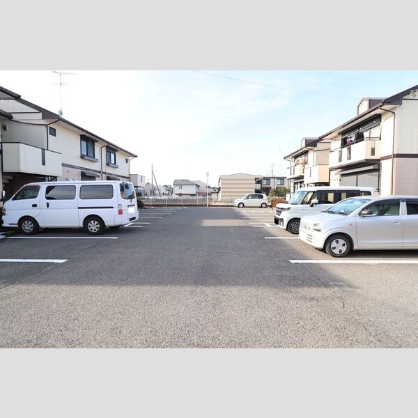 現地周辺 (駐車場)