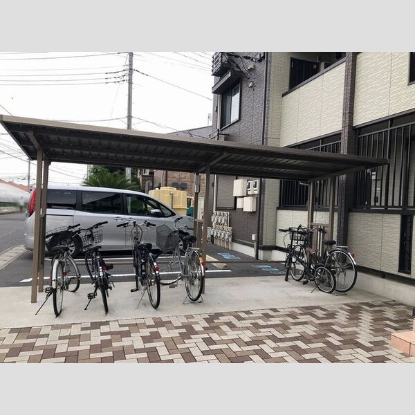 現地周辺 (駐輪場)