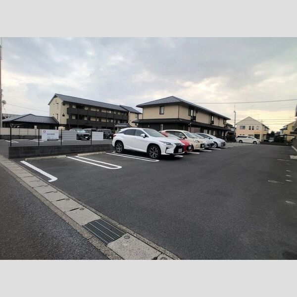駐車場 (駐車場)