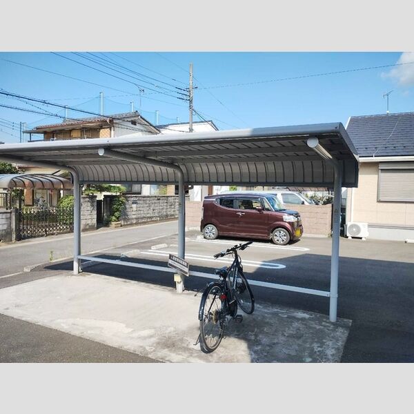 現地周辺 (駐輪場)