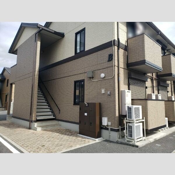 現地周辺 (共用階段)