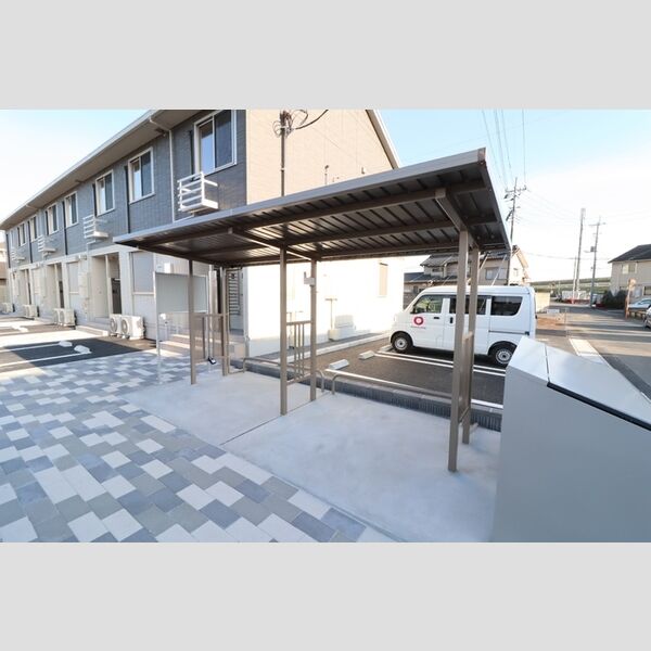 現地周辺 (駐輪場)