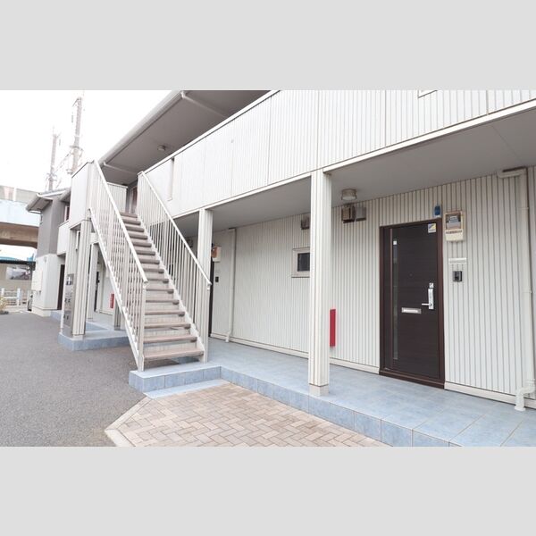 現地周辺 (共用階段)