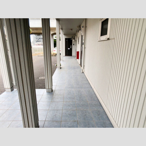 現地周辺 (共用廊下)