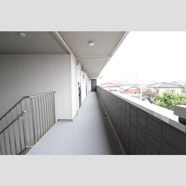 現地周辺 (共用廊下)