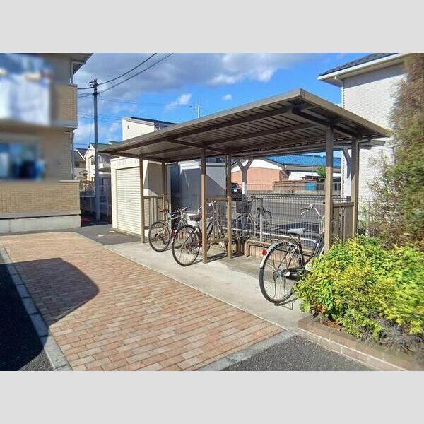 現地周辺 (駐輪場)