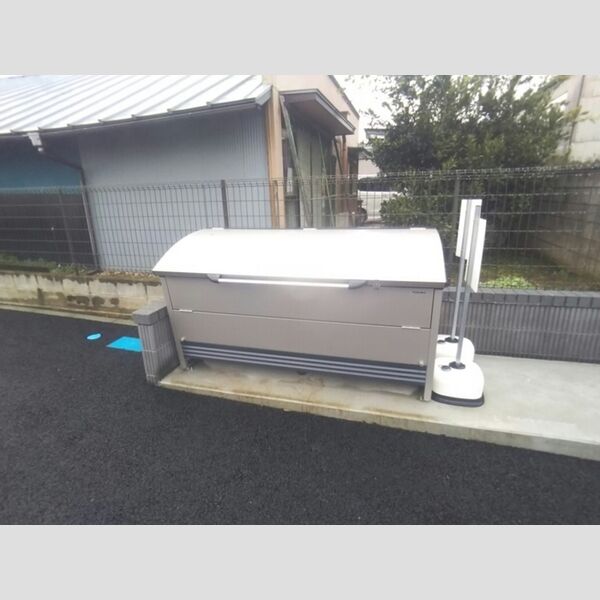 現地周辺 (ゴミ置き場)