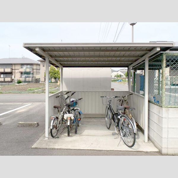現地周辺 (駐輪場)