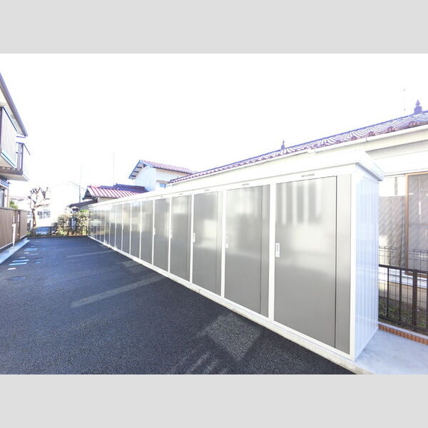 現地周辺 (物置)