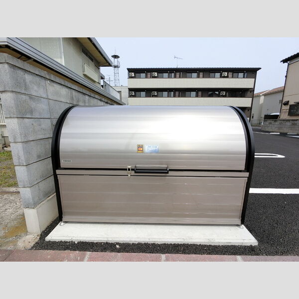 現地周辺 (ごみ庫)