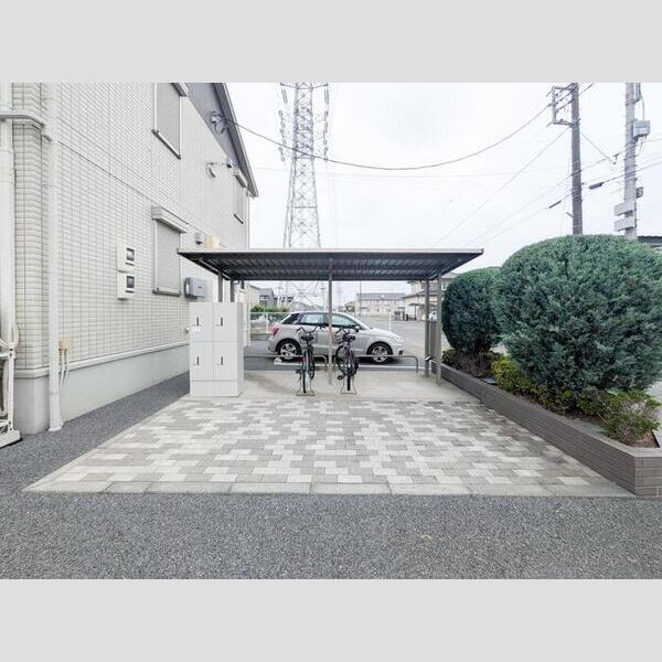 現地周辺 (駐輪場)