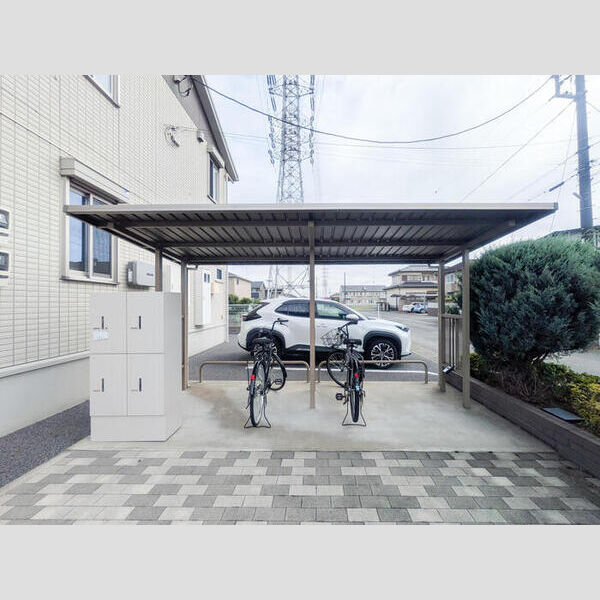 現地周辺 (駐輪場)