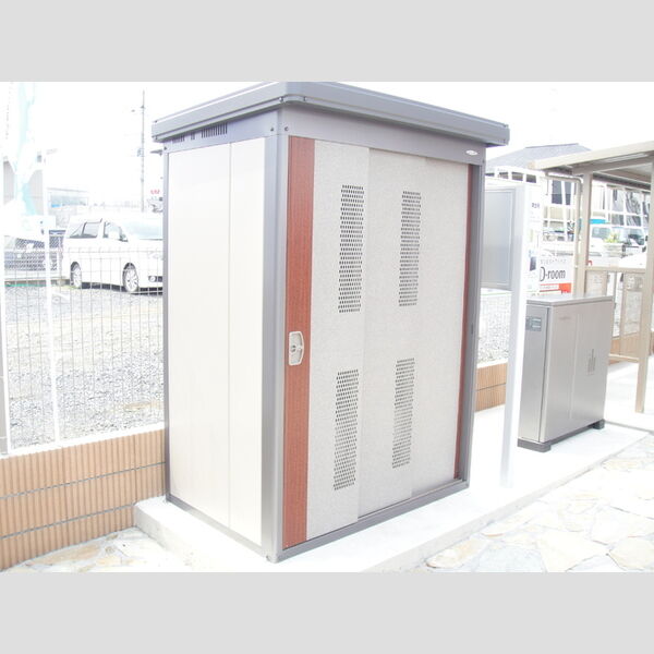 現地周辺 (共用ゴミステーション)