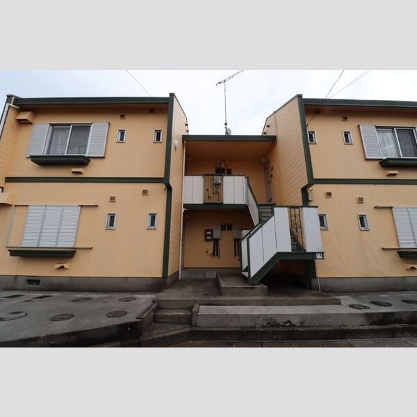 現地周辺 (共用階段)