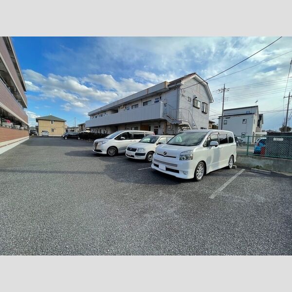 駐車場 (駐車場)