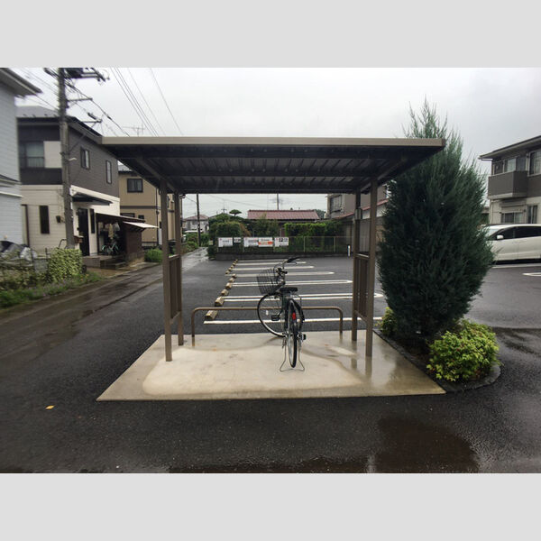 現地周辺 (駐輪場)