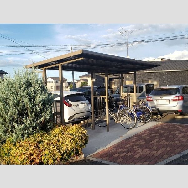 現地周辺 (駐輪場)