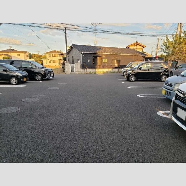 駐車場 (駐車場)