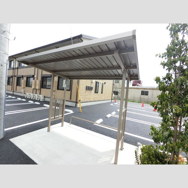 現地周辺 (駐輪場)