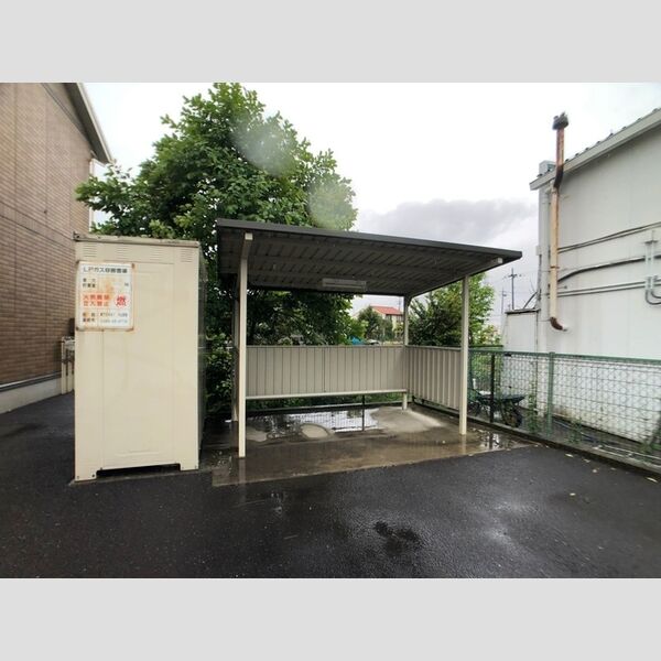 現地周辺 (駐輪場)