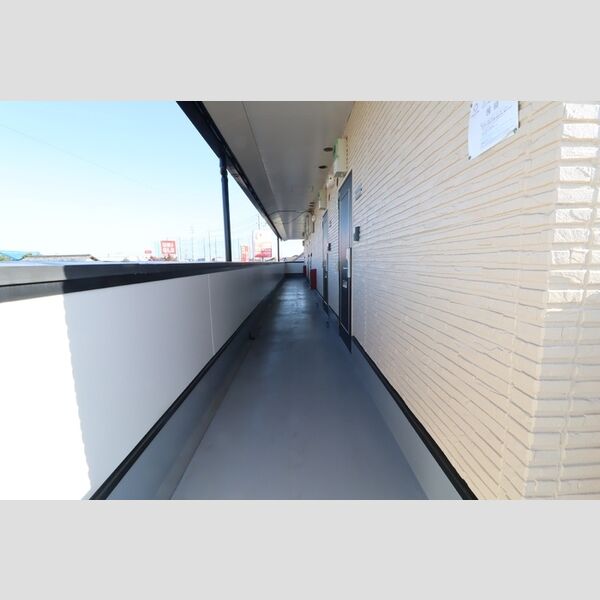 現地周辺 (共用廊下)