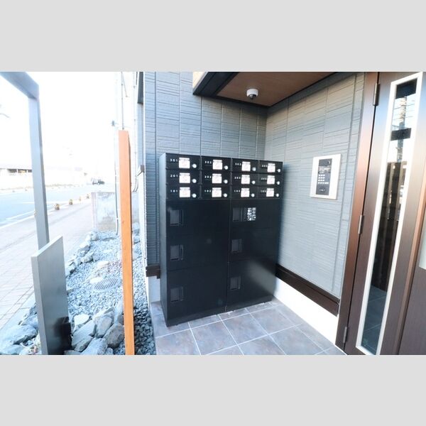 現地周辺 (宅配ボックス　集合ポスト)